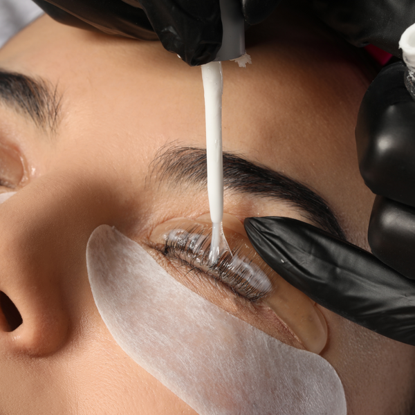 Teinture pour cils ou pour sourcils