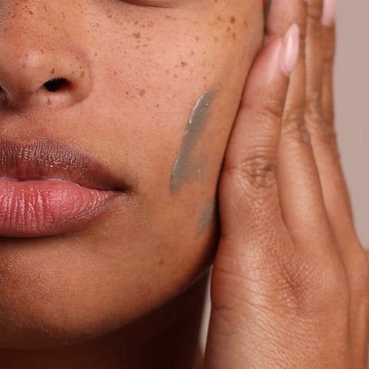 Éminence - Masque à l'argile charbon et cumin noir